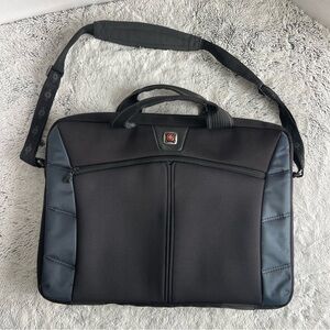 Swiss Gear Black Wenger Sherpa 17 inch Padded Laptop Messenger Bag Zipper